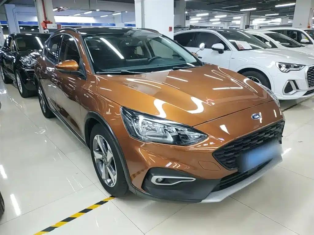 Ford Focus Active 2020 EcoBoost 180 Automatic Trend Edition — миниатюра 4