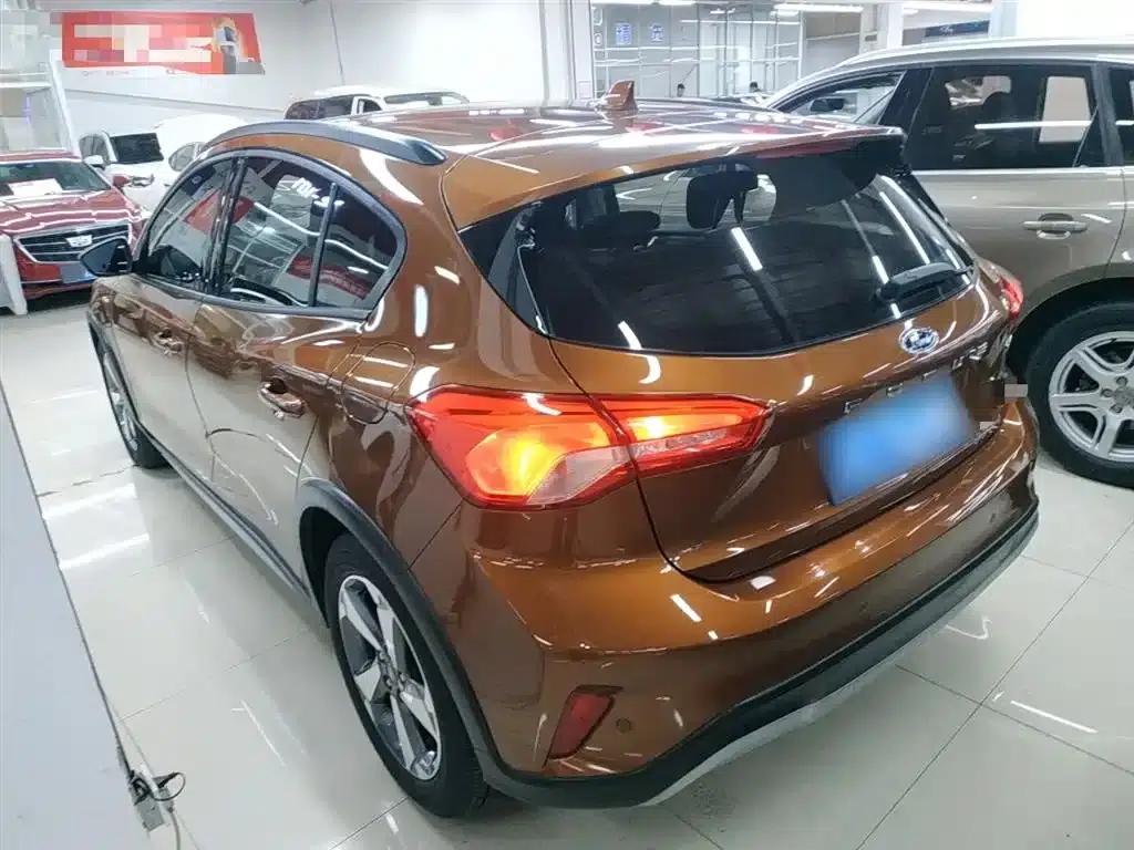 Ford Focus Active 2020 EcoBoost 180 Automatic Trend Edition — миниатюра 5