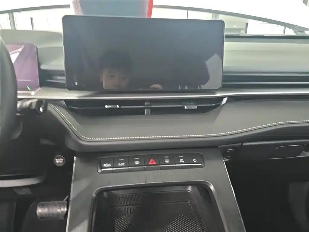 Haval H6 New Energy 2023 DHT-PHEV 110KM Comfort Edition — миниатюра 13