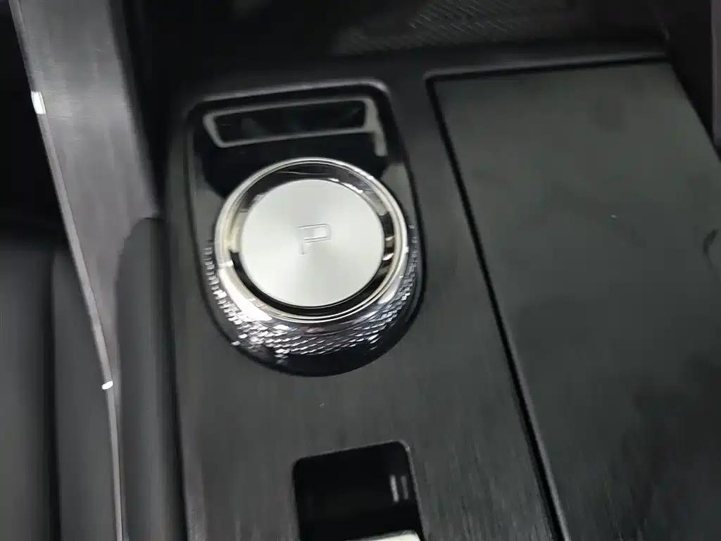 Haval H6 New Energy 2023 DHT-PHEV 110KM Comfort Edition — миниатюра 14