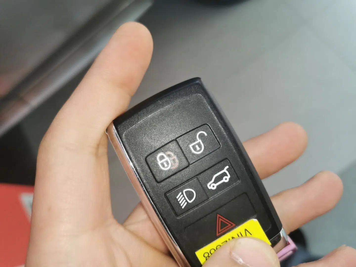 Land Rover Discovery Sport New Energy 2024 1.5T P300e Plug-in Hybrid Electric Version — миниатюра 12