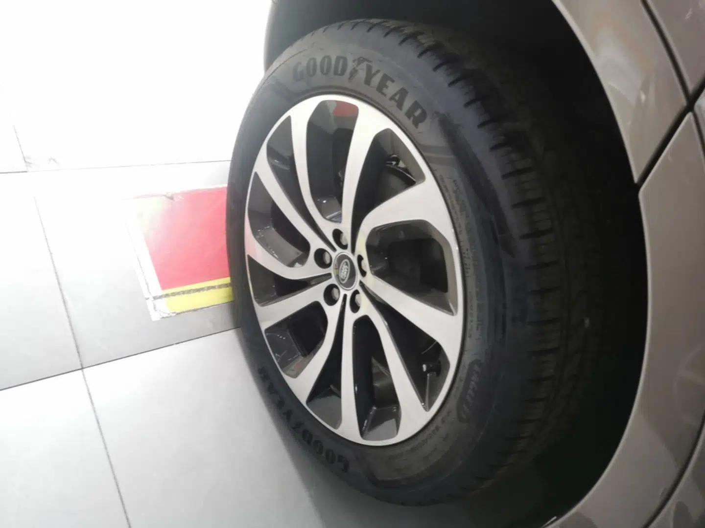 Land Rover Discovery Sport New Energy 2024 1.5T P300e Plug-in Hybrid Electric Version — миниатюра 10