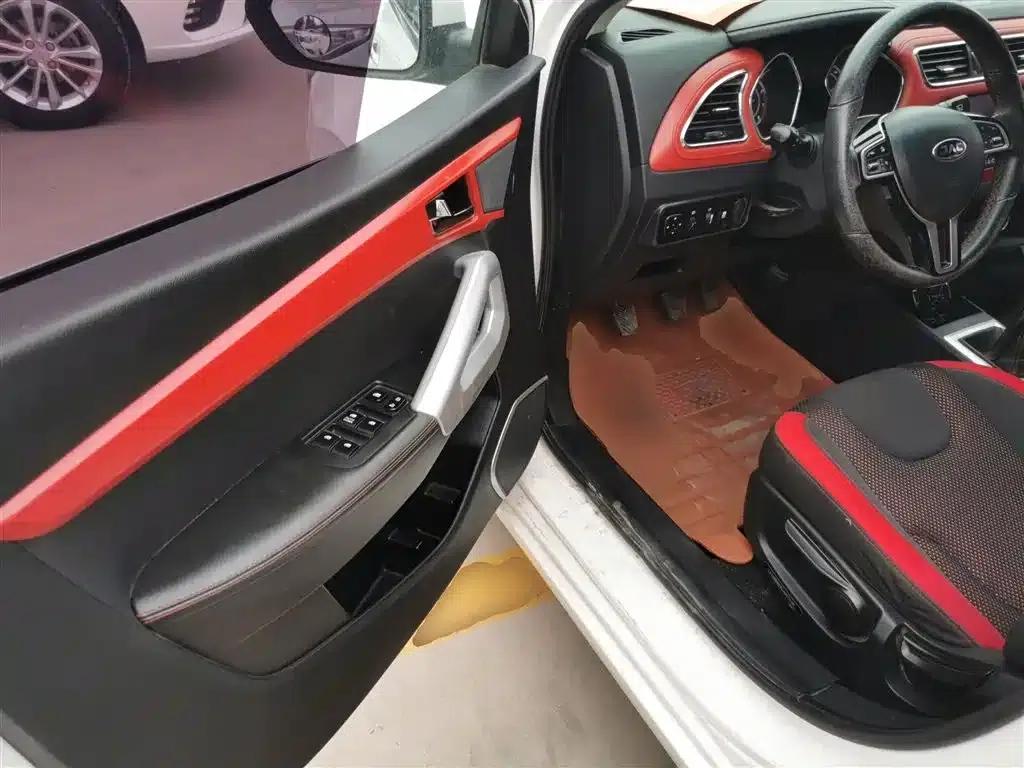 Refine S2 2017 1.5L Manual Deluxe Connected Edition — миниатюра 12