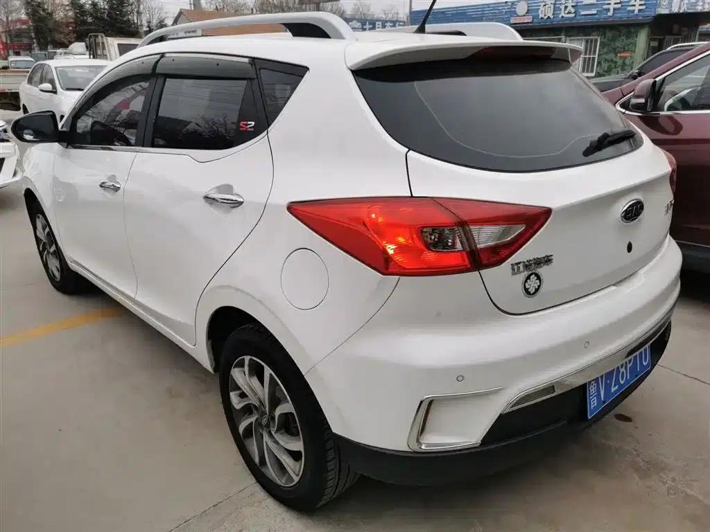 Refine S2 2017 1.5L Manual Deluxe Connected Edition — миниатюра 23