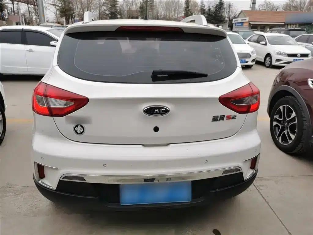Refine S2 2017 1.5L Manual Deluxe Connected Edition — миниатюра 4
