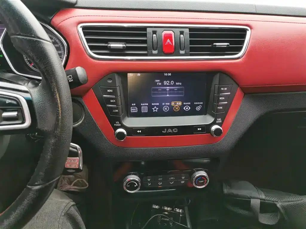 Refine S2 2017 1.5L Manual Deluxe Connected Edition — миниатюра 9