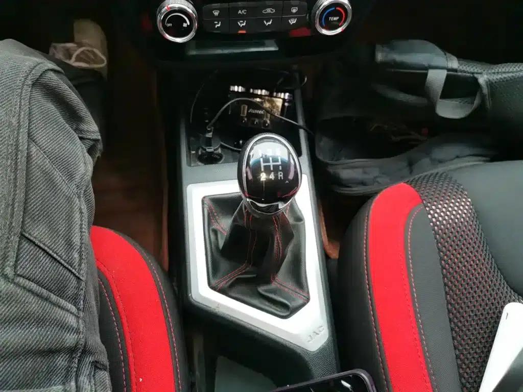 Refine S2 2017 1.5L Manual Deluxe Connected Edition — миниатюра 10