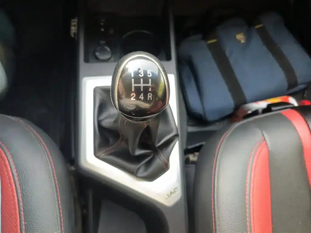 Refine S2 2017 1.5L Manual Deluxe Smart Edition — миниатюра 14