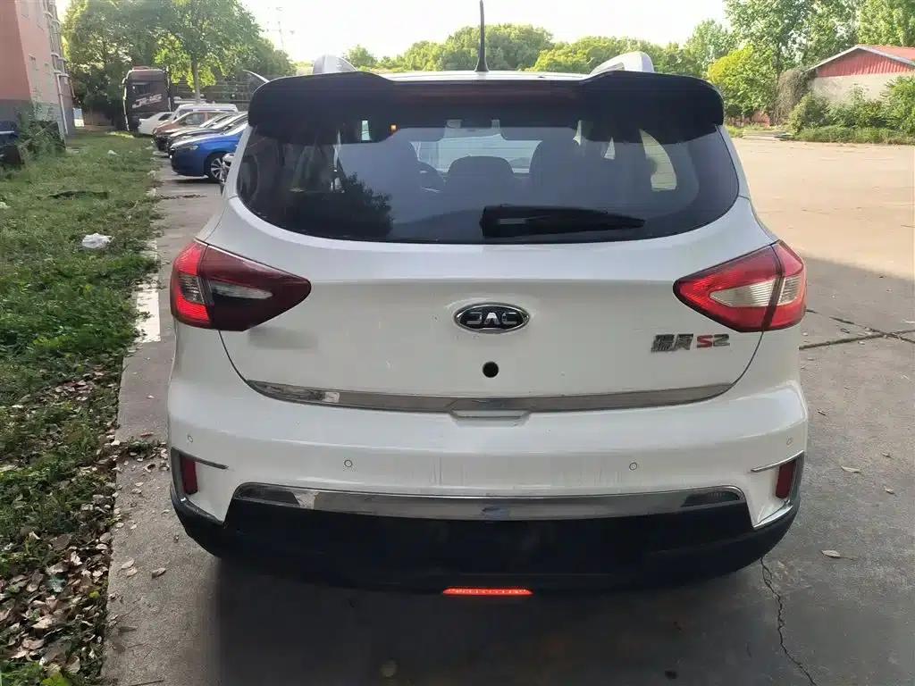 Refine S2 2017 1.5L Manual Deluxe Smart Edition — миниатюра 6