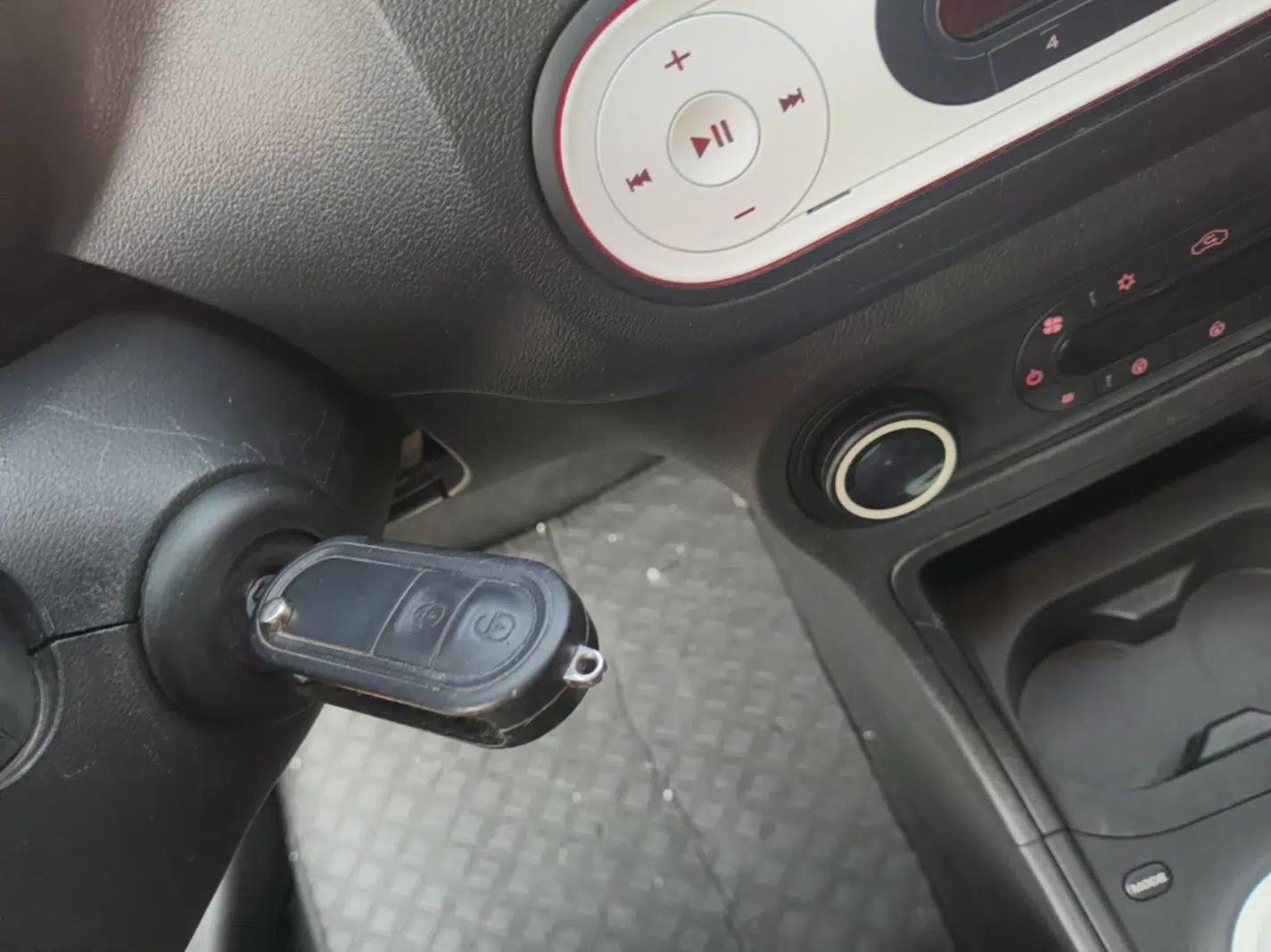 MG 3SW 2015 1.5L AMT Elite Model — миниатюра 12