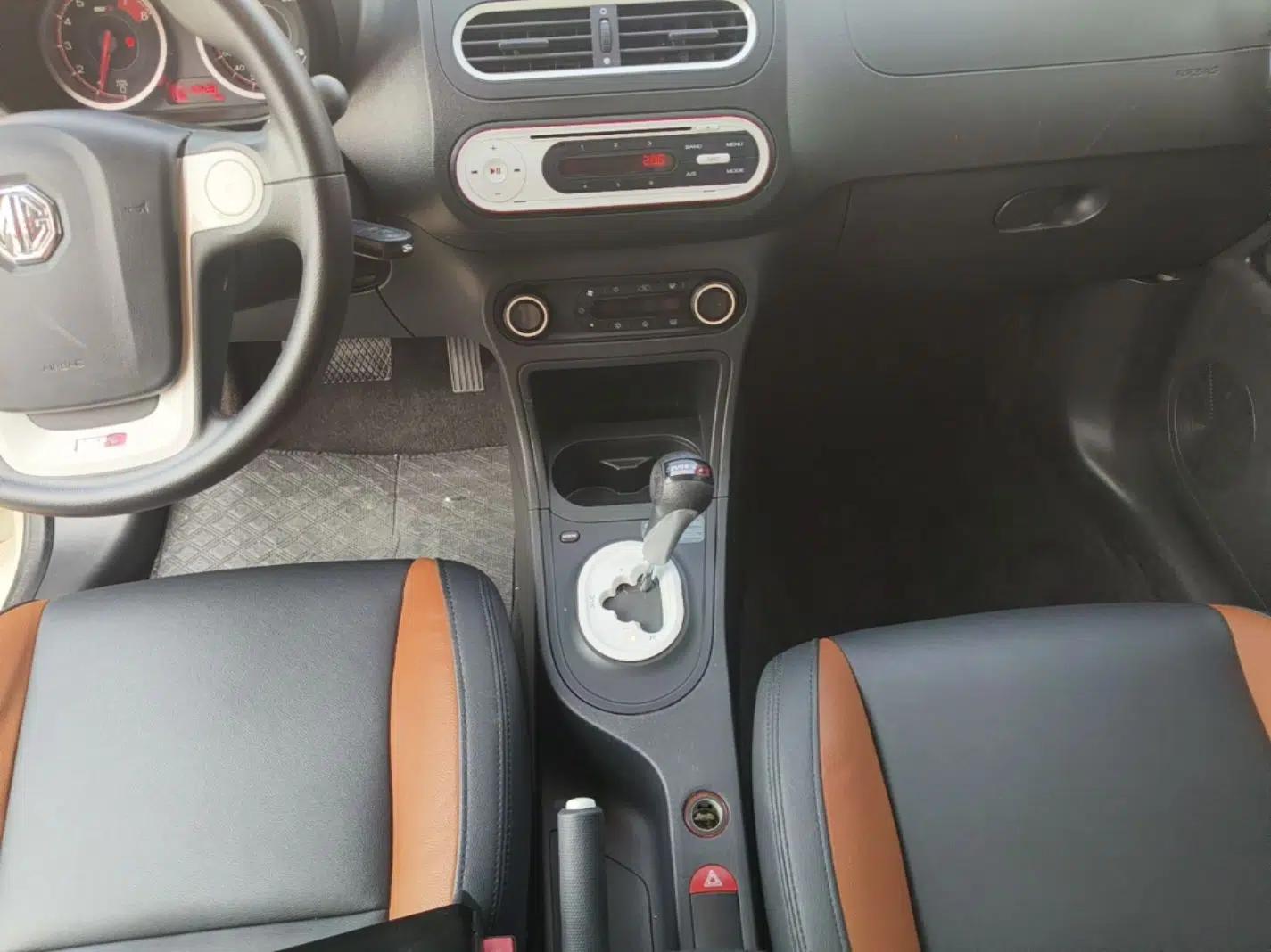 MG 3SW 2015 1.5L AMT Elite Model — миниатюра 17