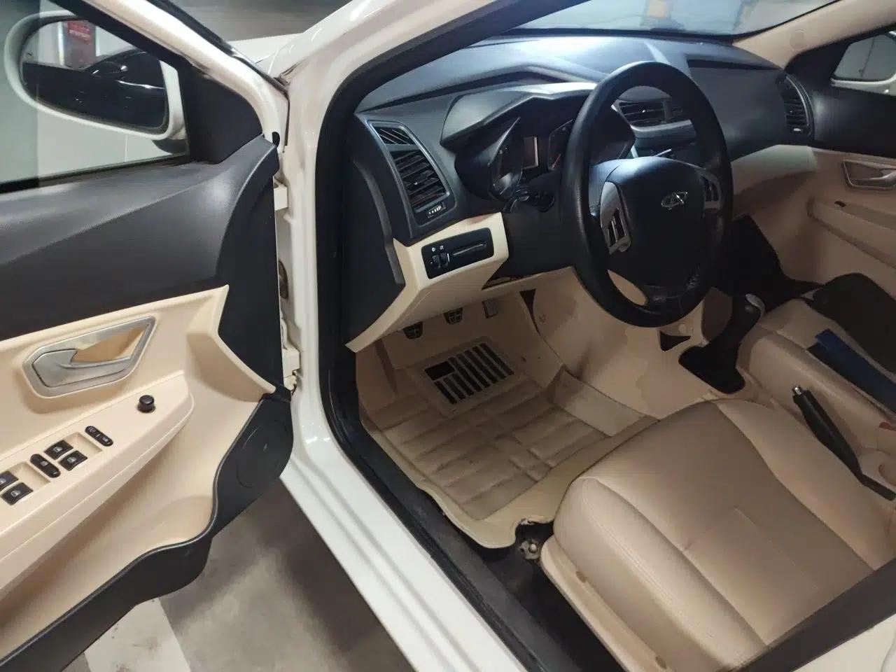 Chery Fengyun 2 2013 Hatchback 1.5L Manual Ruiyi Edition — миниатюра 17
