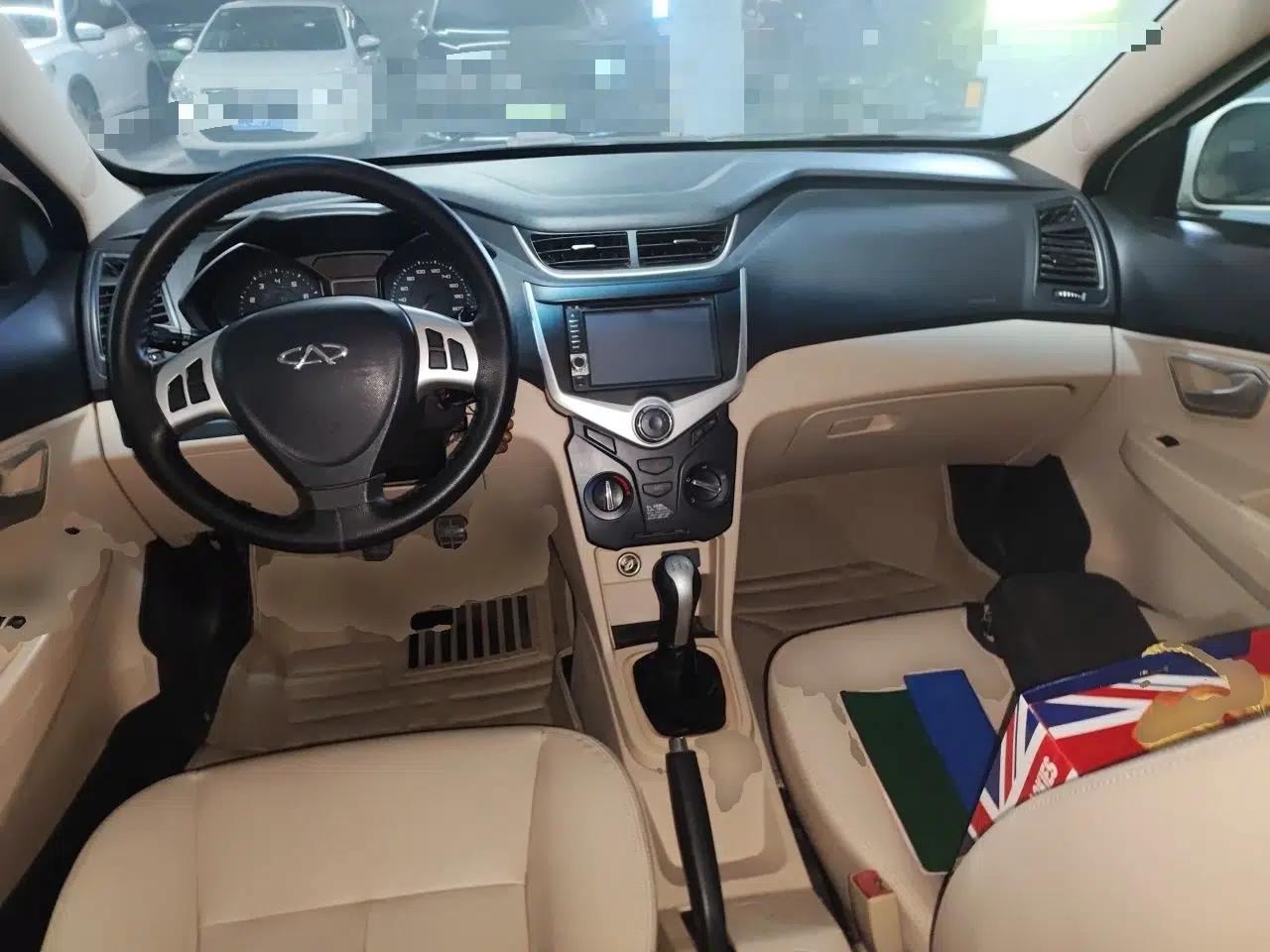 Chery Fengyun 2 2013 Hatchback 1.5L Manual Ruiyi Edition — миниатюра 10