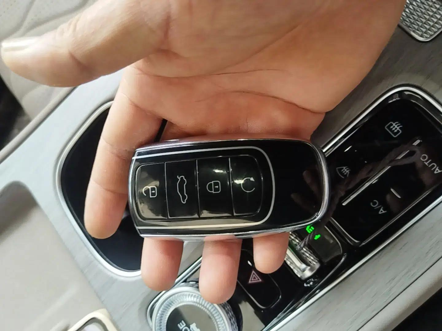 Chery Tiggo 8 PLUS C-DM 2025 1.5T 116 km Prestige Version 5 Seats — миниатюра 12
