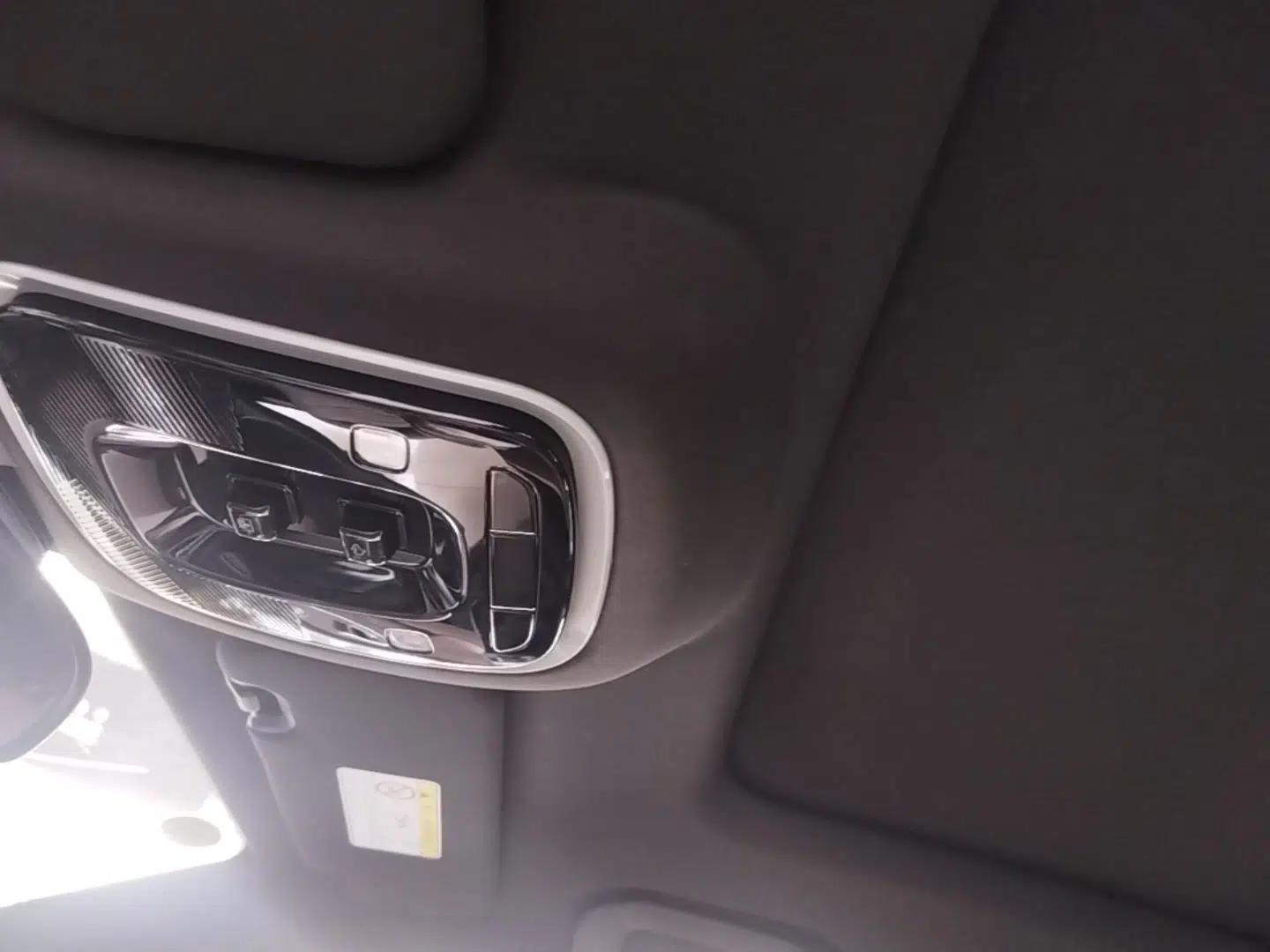Chery Tiggo 8 PLUS C-DM 2025 1.5T 116 km Prestige Version 5 Seats — миниатюра 21