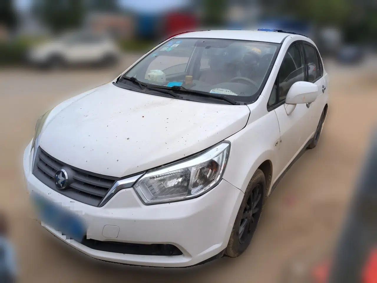 Venucia D50 2015 1.6L Manual Fashion Edition — миниатюра 1
