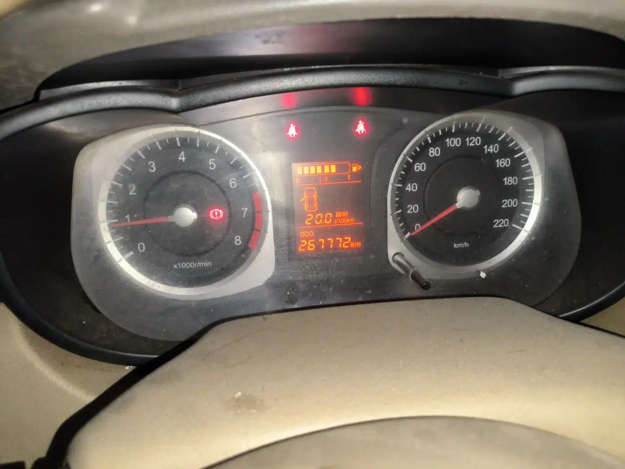Venucia D50 2015 1.6L Manual Fashion Edition — миниатюра 12