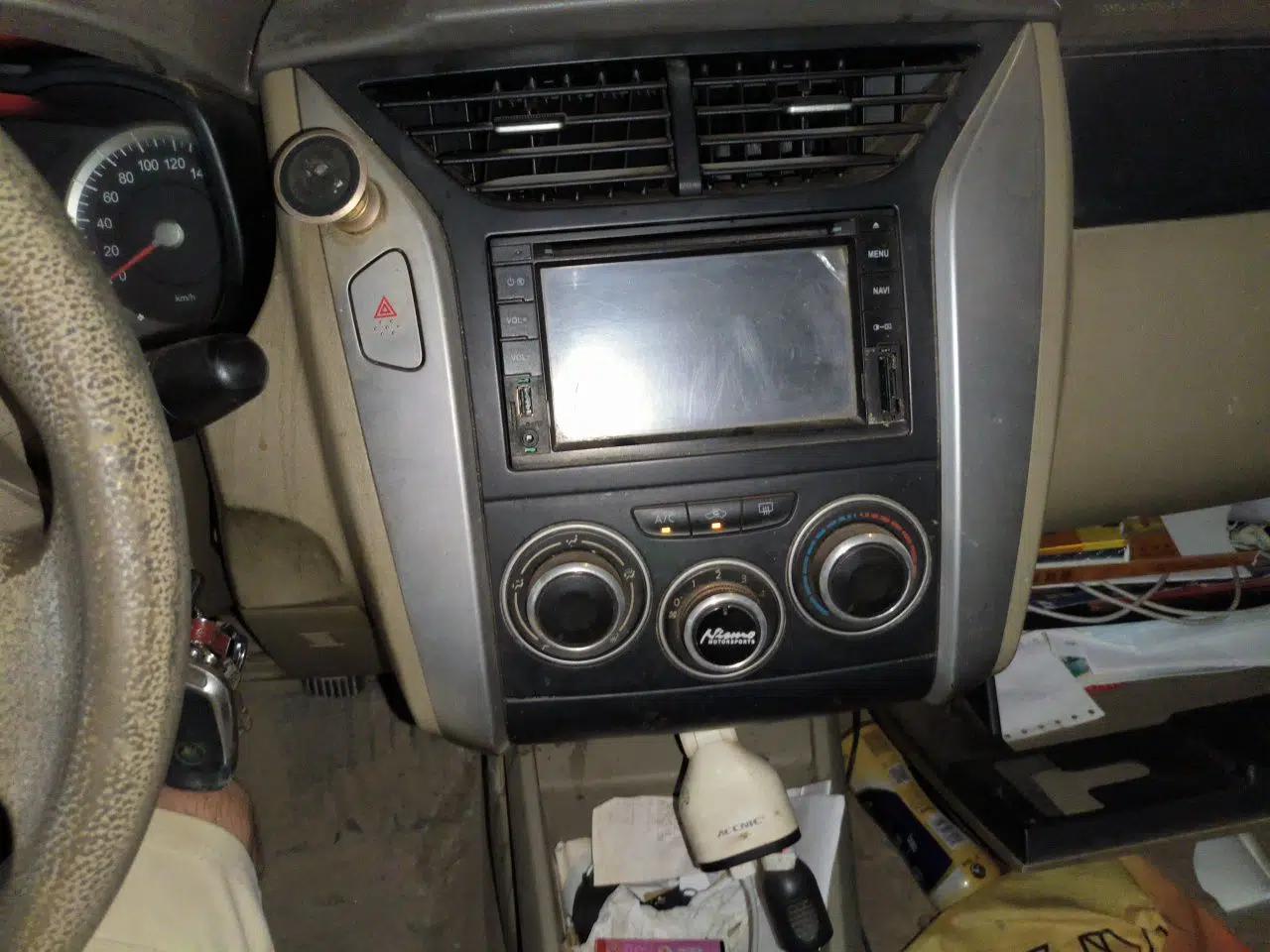 Venucia D50 2015 1.6L Manual Fashion Edition — миниатюра 14