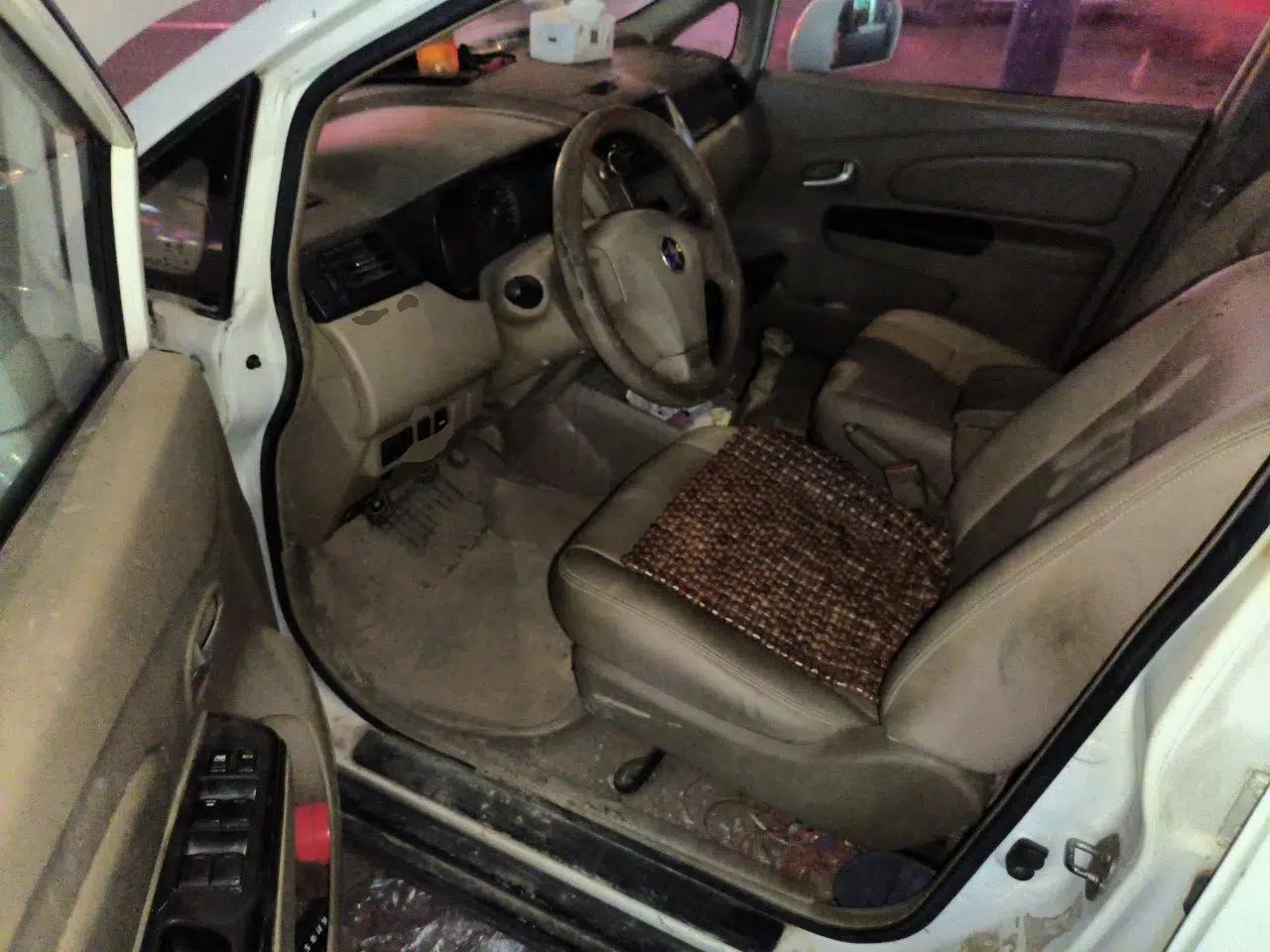Venucia D50 2015 1.6L Manual Fashion Edition — миниатюра 17