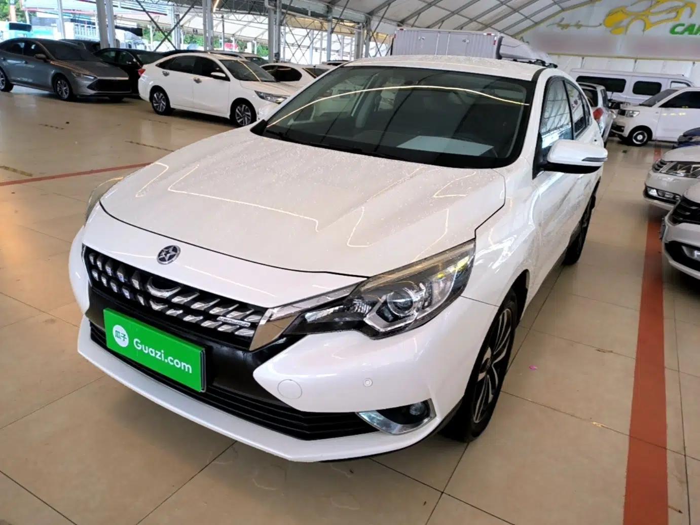 Venucia T90 2018 2.0L CVT Smart Connect Fashion Edition China V Standard — миниатюра 1