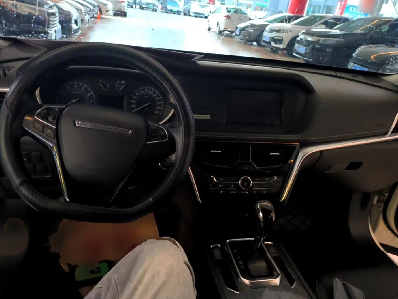 Venucia T90 2018 2.0L CVT Smart Connect Fashion Edition China V Standard — миниатюра 12