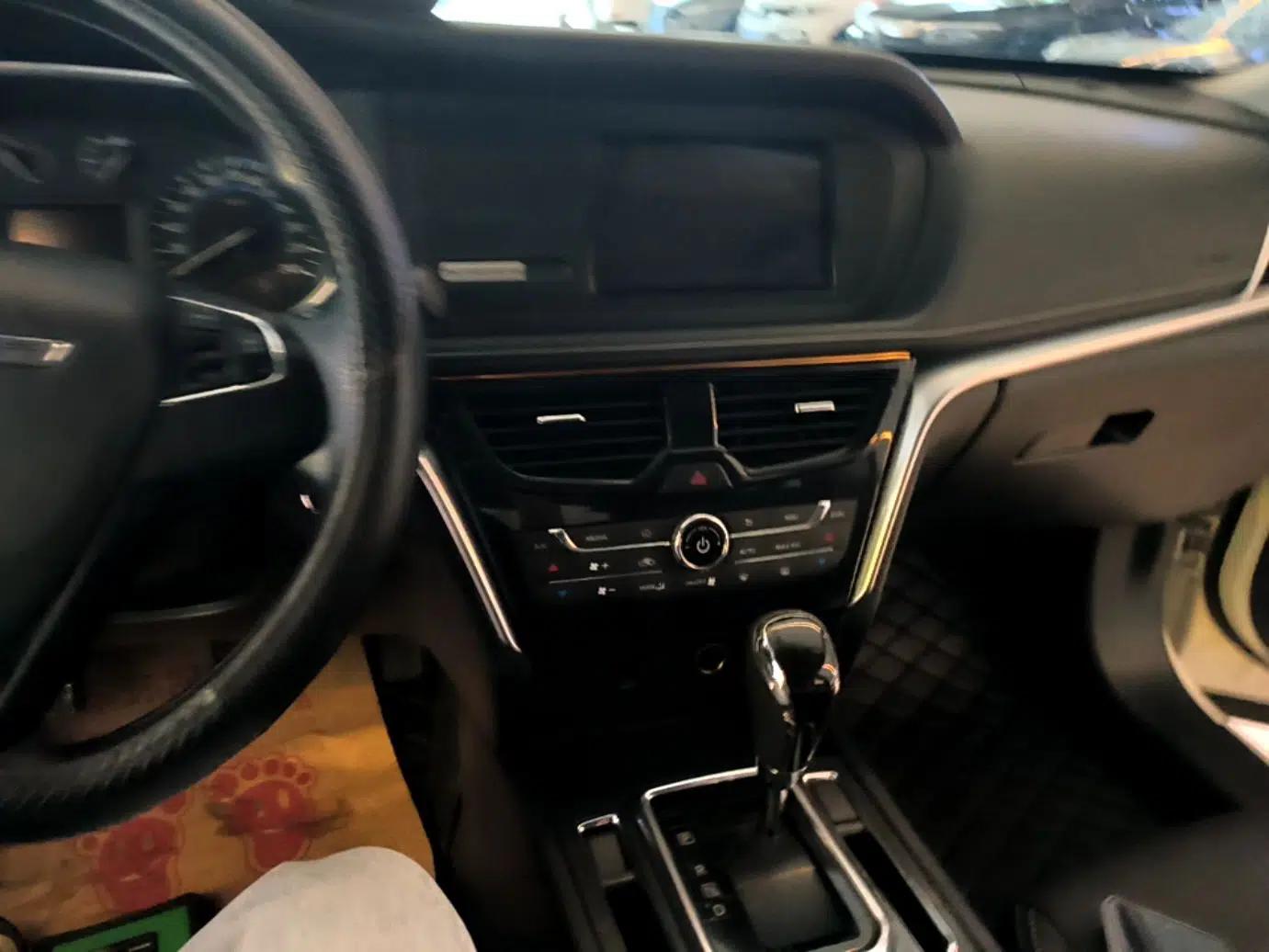 Venucia T90 2018 2.0L CVT Smart Connect Fashion Edition China V Standard — миниатюра 15