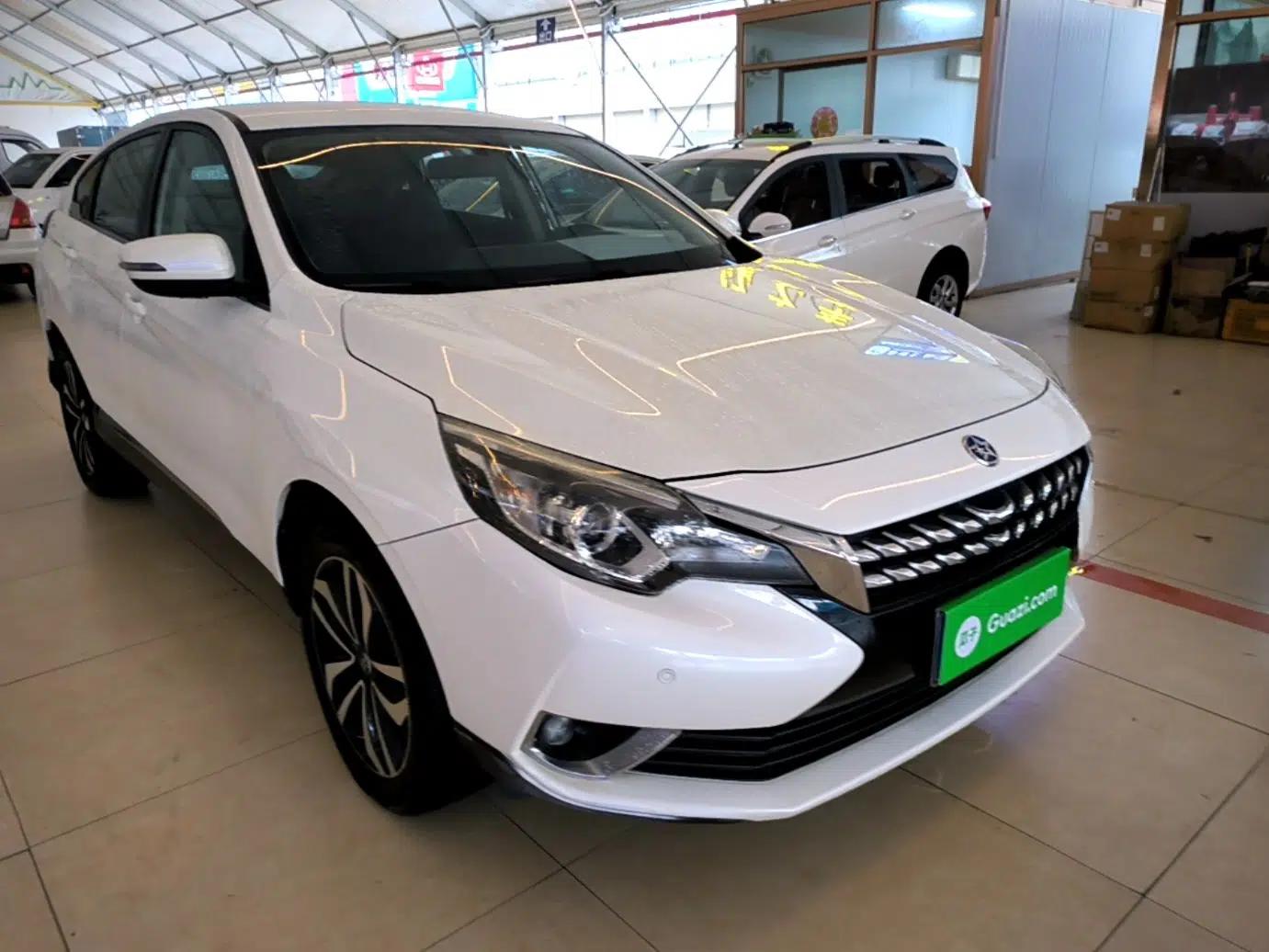 Venucia T90 2018 2.0L CVT Smart Connect Fashion Edition China V Standard — миниатюра 6