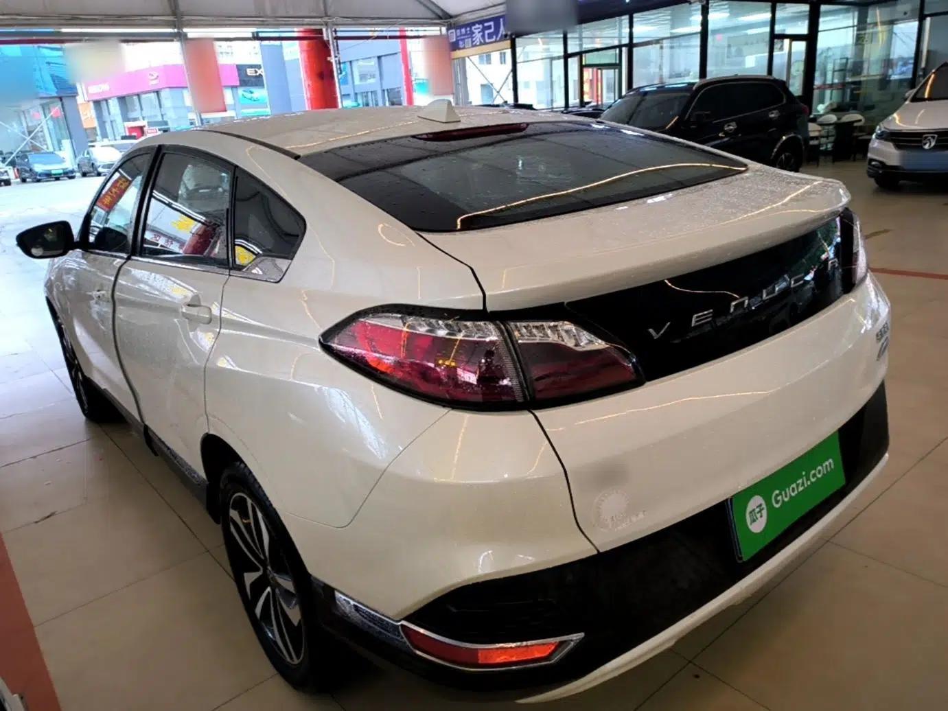Venucia T90 2018 2.0L CVT Smart Connect Fashion Edition China V Standard — миниатюра 7