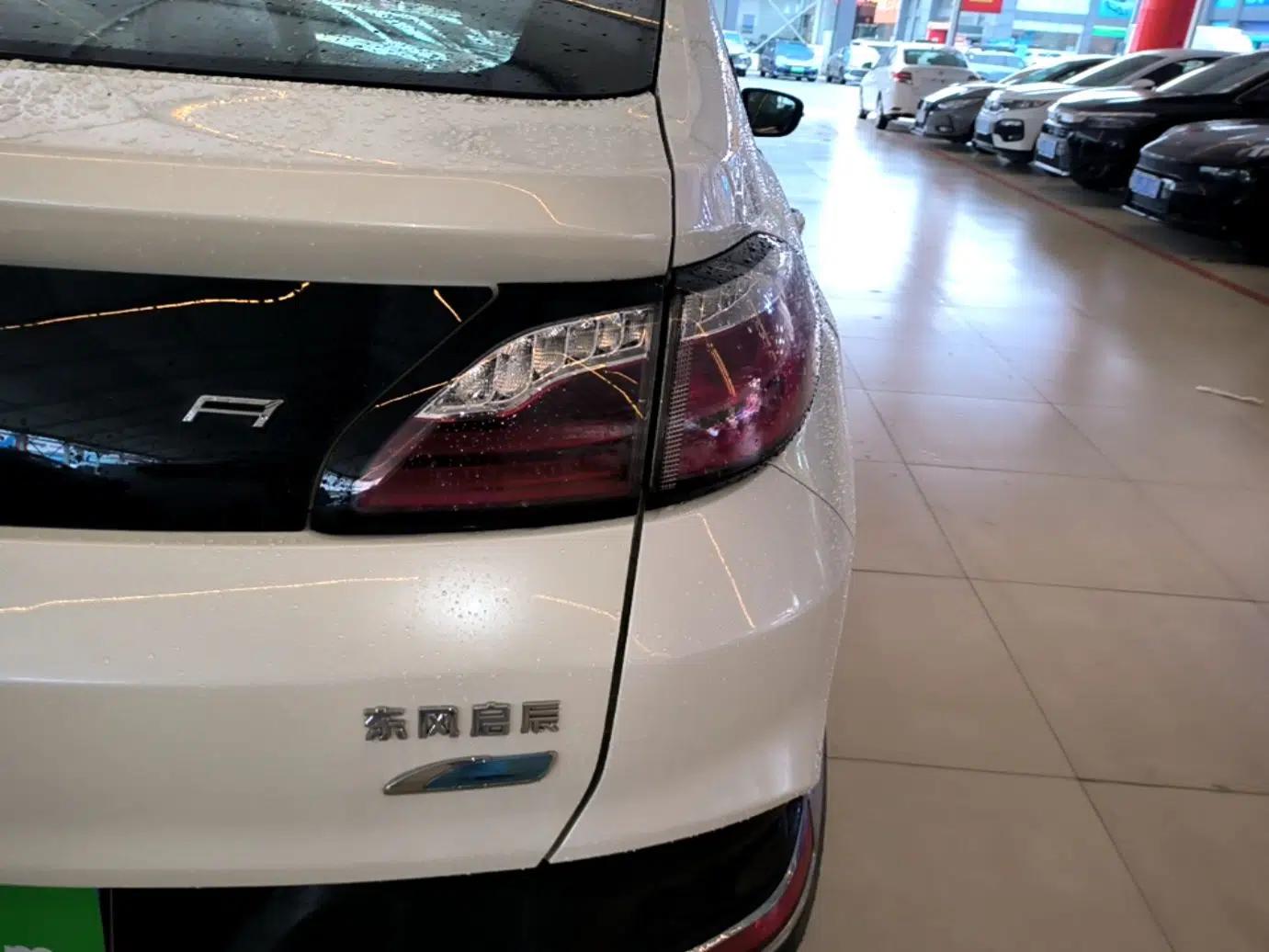 Venucia T90 2018 2.0L CVT Smart Connect Fashion Edition China V Standard — миниатюра 8