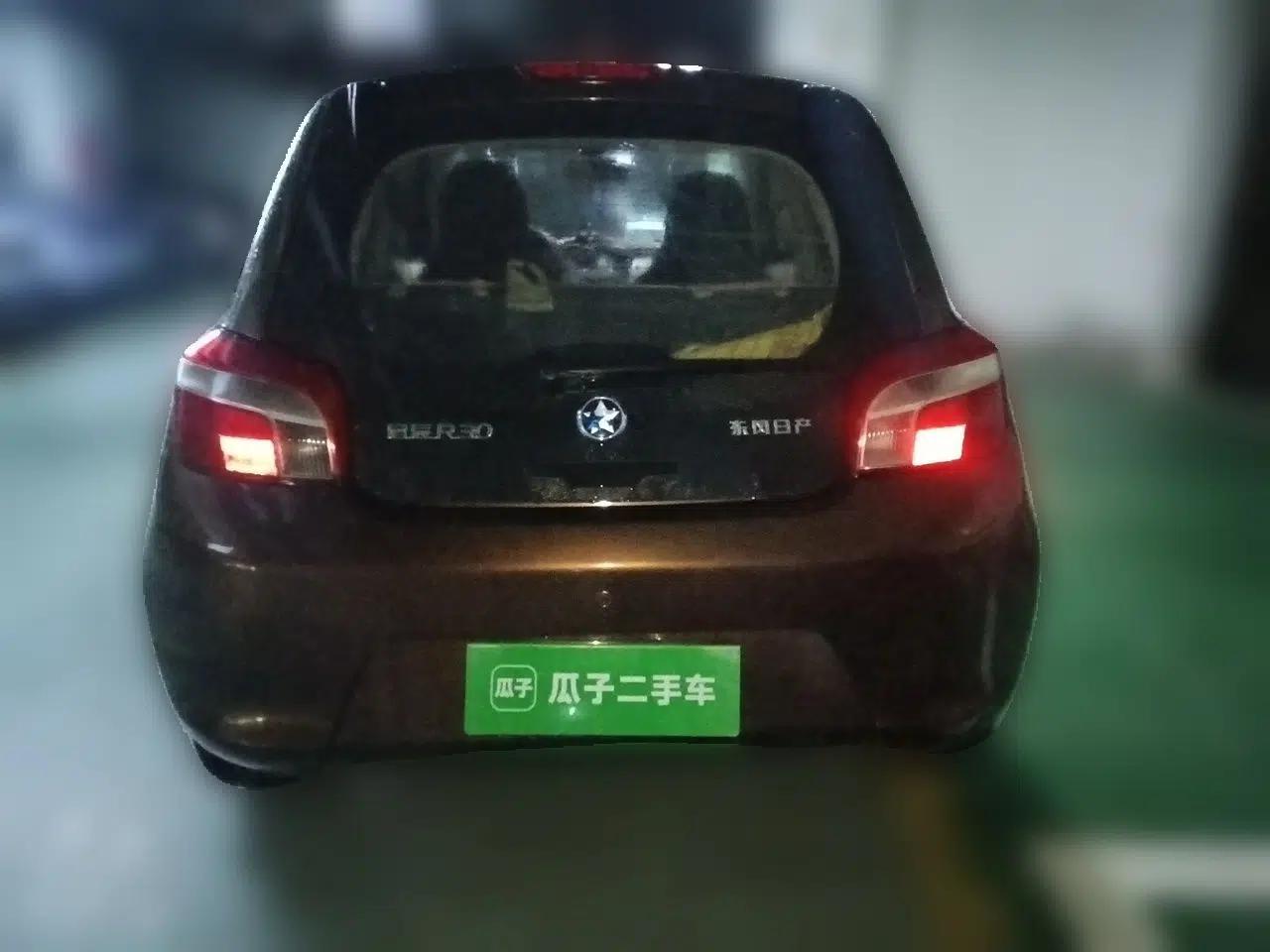 Venucia R30 2014 1.2L Manual Luxury Edition — миниатюра 5