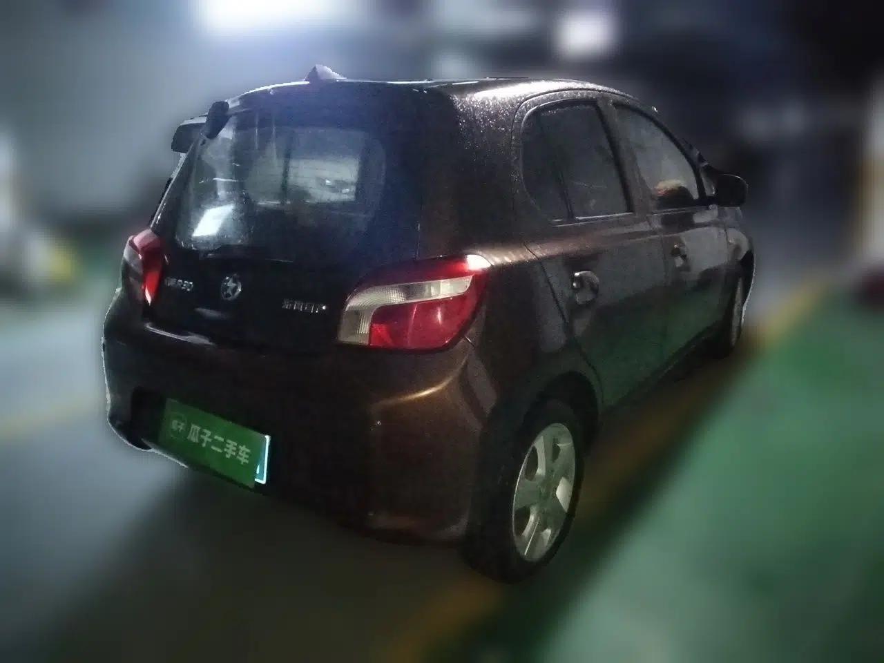 Venucia R30 2014 1.2L Manual Luxury Edition — миниатюра 6