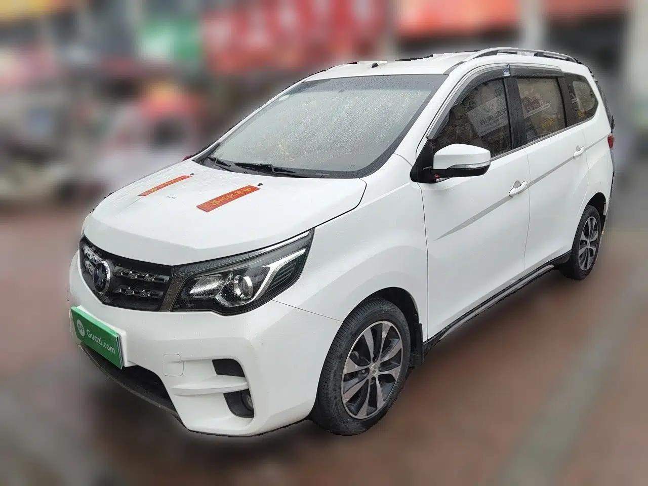 Venucia M50V 2017 1.6L XL CVT Luxury Edition — миниатюра 1