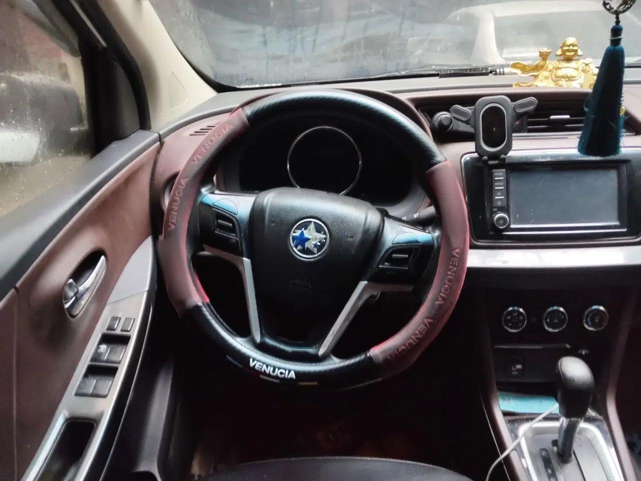 Venucia M50V 2017 1.6L XL CVT Luxury Edition — миниатюра 11