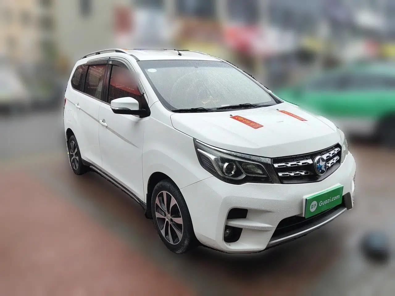 Venucia M50V 2017 1.6L XL CVT Luxury Edition — миниатюра 3