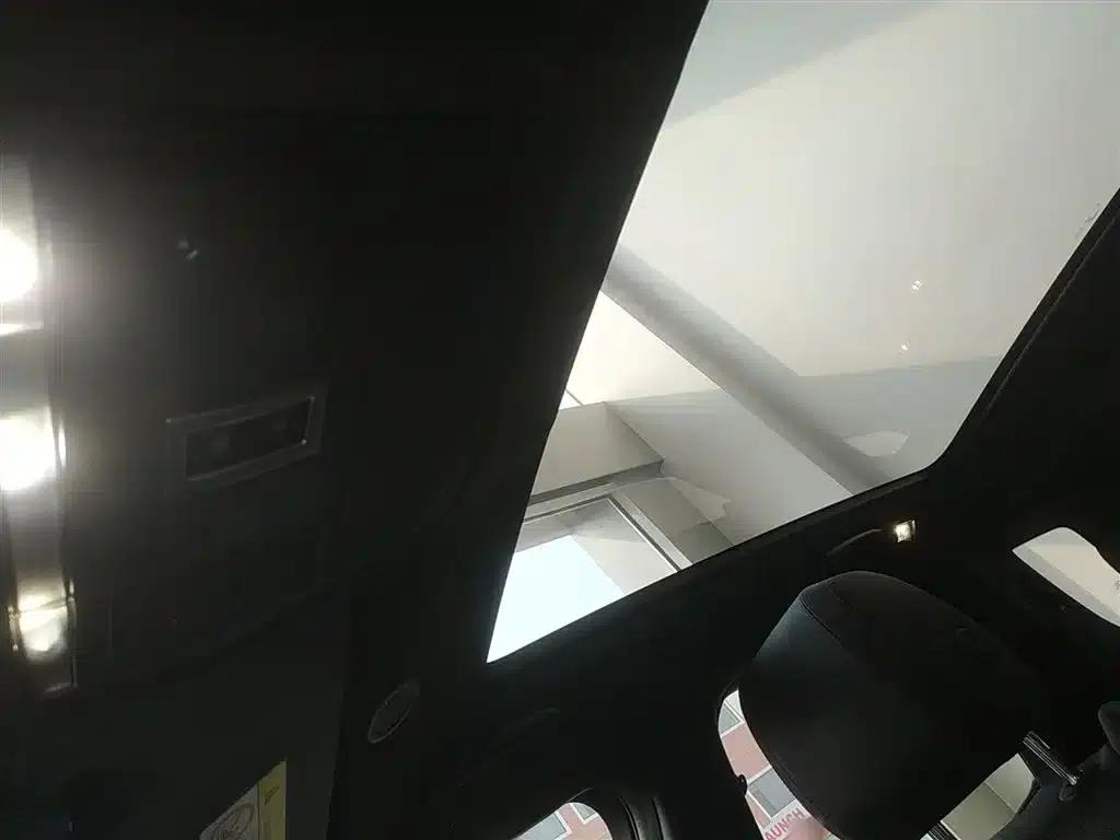 Discovery Sport New Energy 2022 Facelift P300e Plug-in Electric Hybrid — миниатюра 14