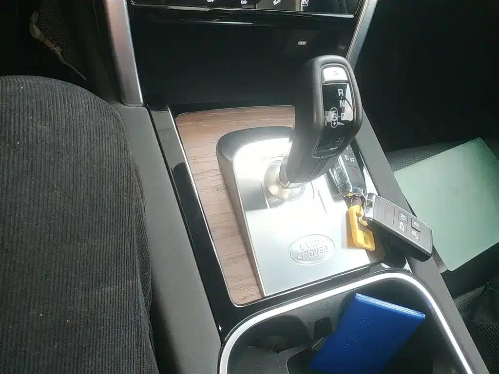 Discovery Sport New Energy 2022 Facelift P300e Plug-in Electric Hybrid — миниатюра 10