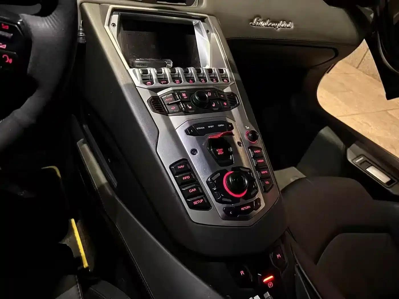 2011 Aventador LP 700-4 — миниатюра 12