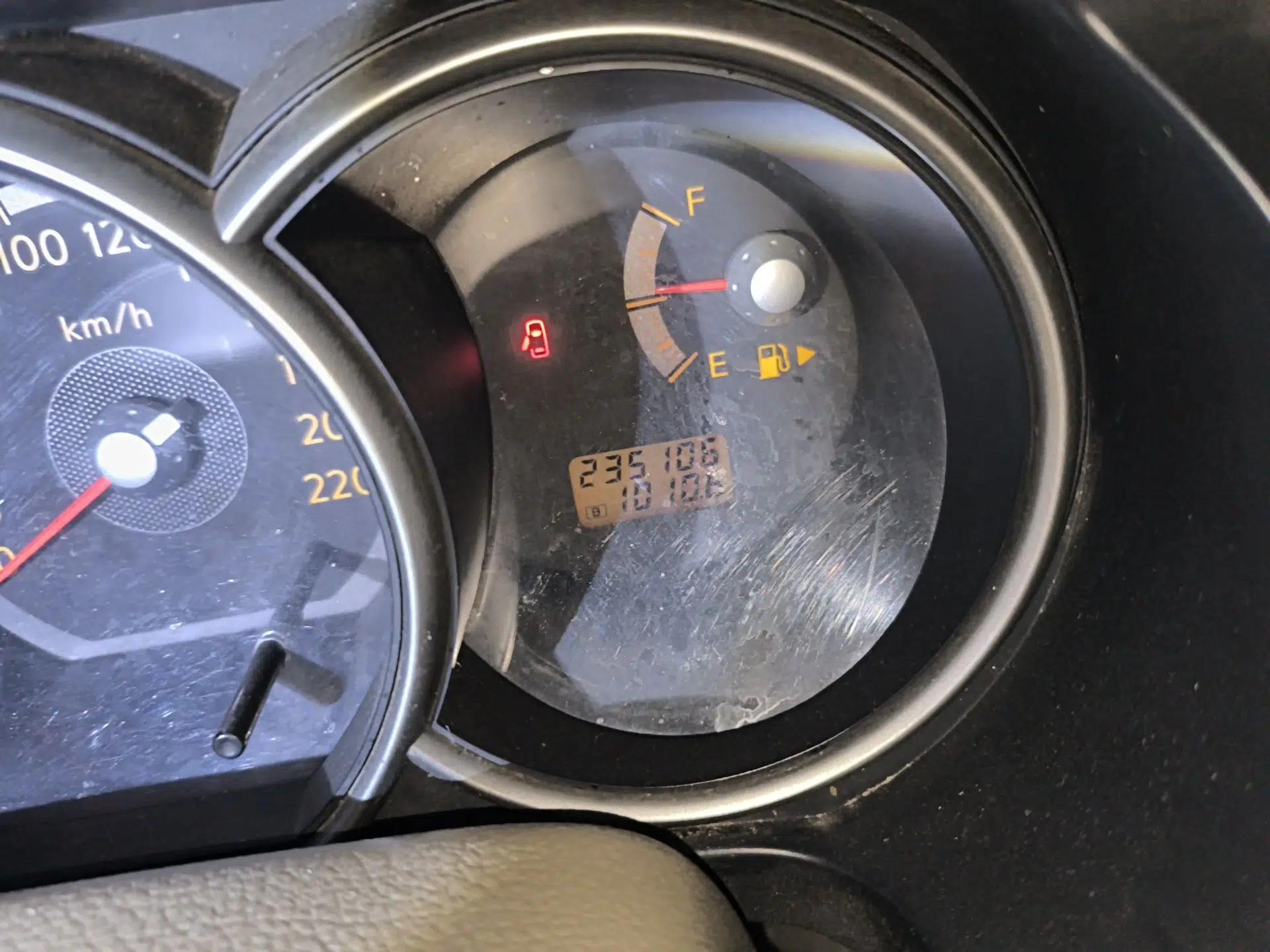 Nissan Geniss 2006 1.8L Manual Standard Edition — миниатюра 13