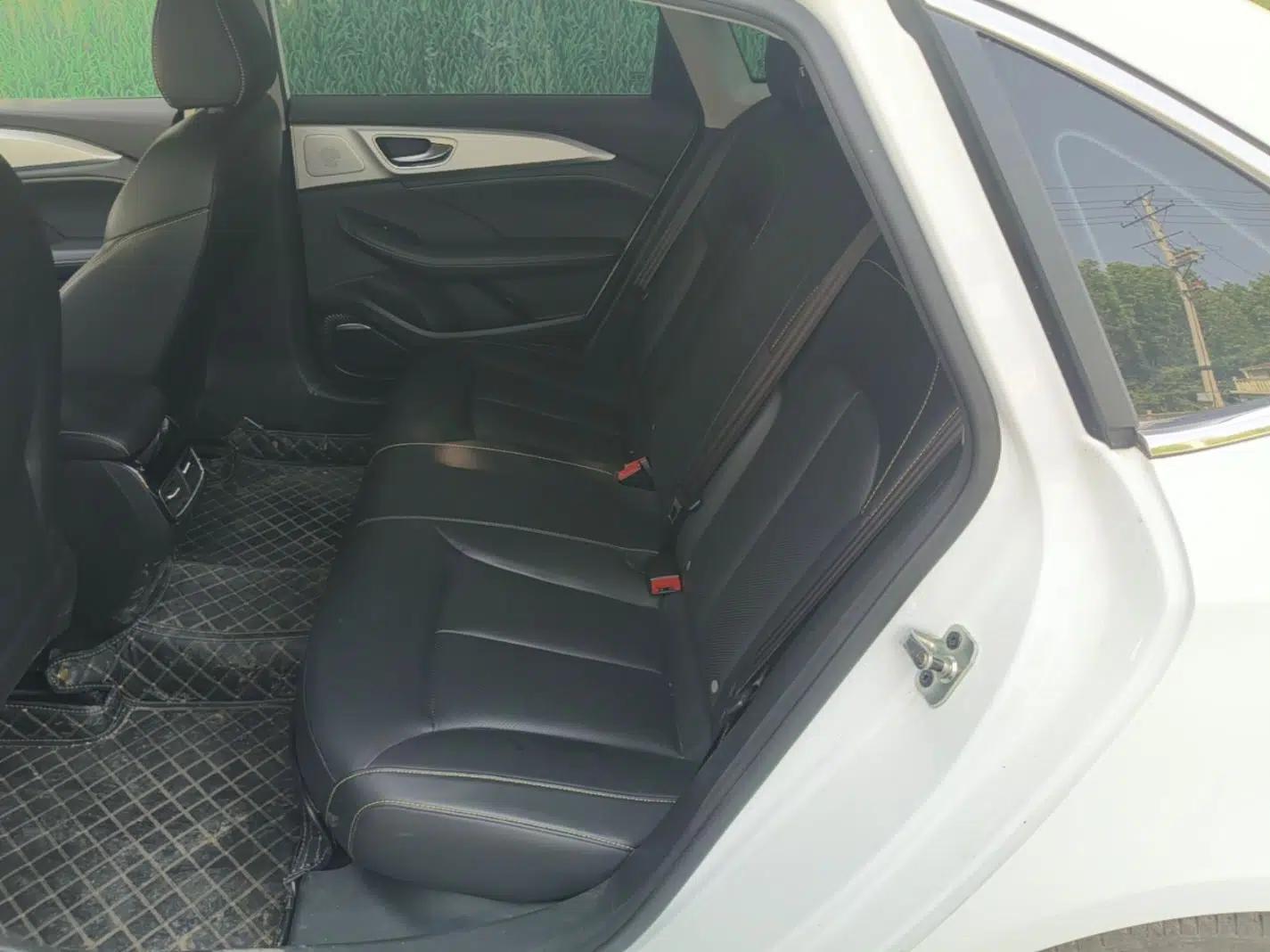 Roewe i6 MAX New Energy 2020 1.5T PHEV Sporty Cool Edition — миниатюра 19