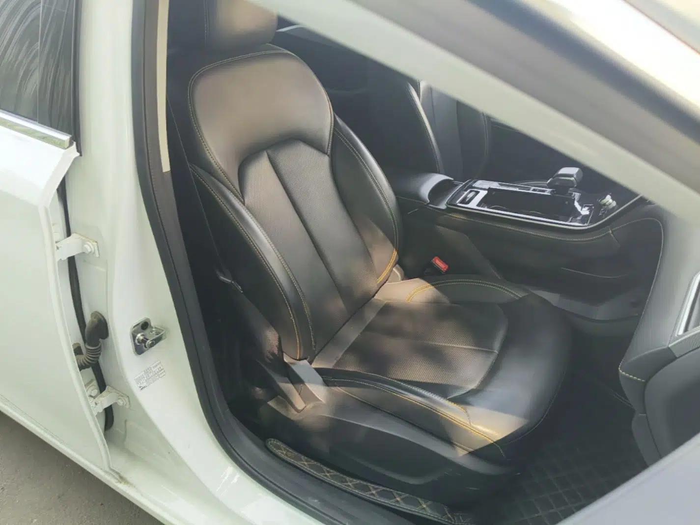 Roewe i6 MAX New Energy 2020 1.5T PHEV Sporty Cool Edition — миниатюра 23