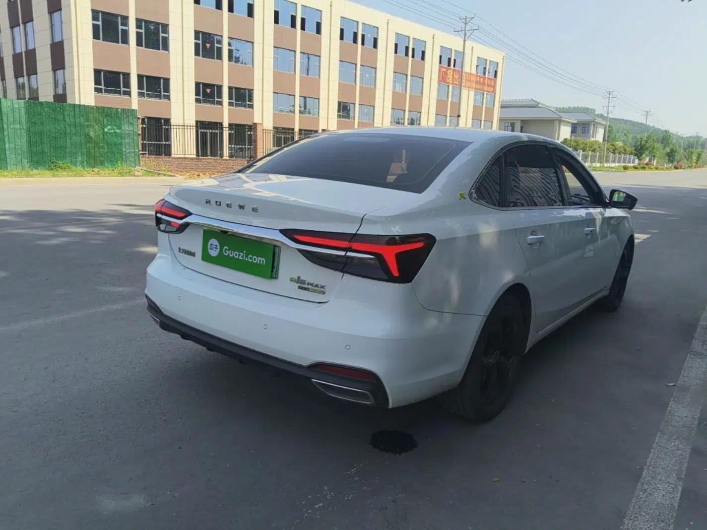 Roewe i6 MAX New Energy 2020 1.5T PHEV Sporty Cool Edition — миниатюра 4
