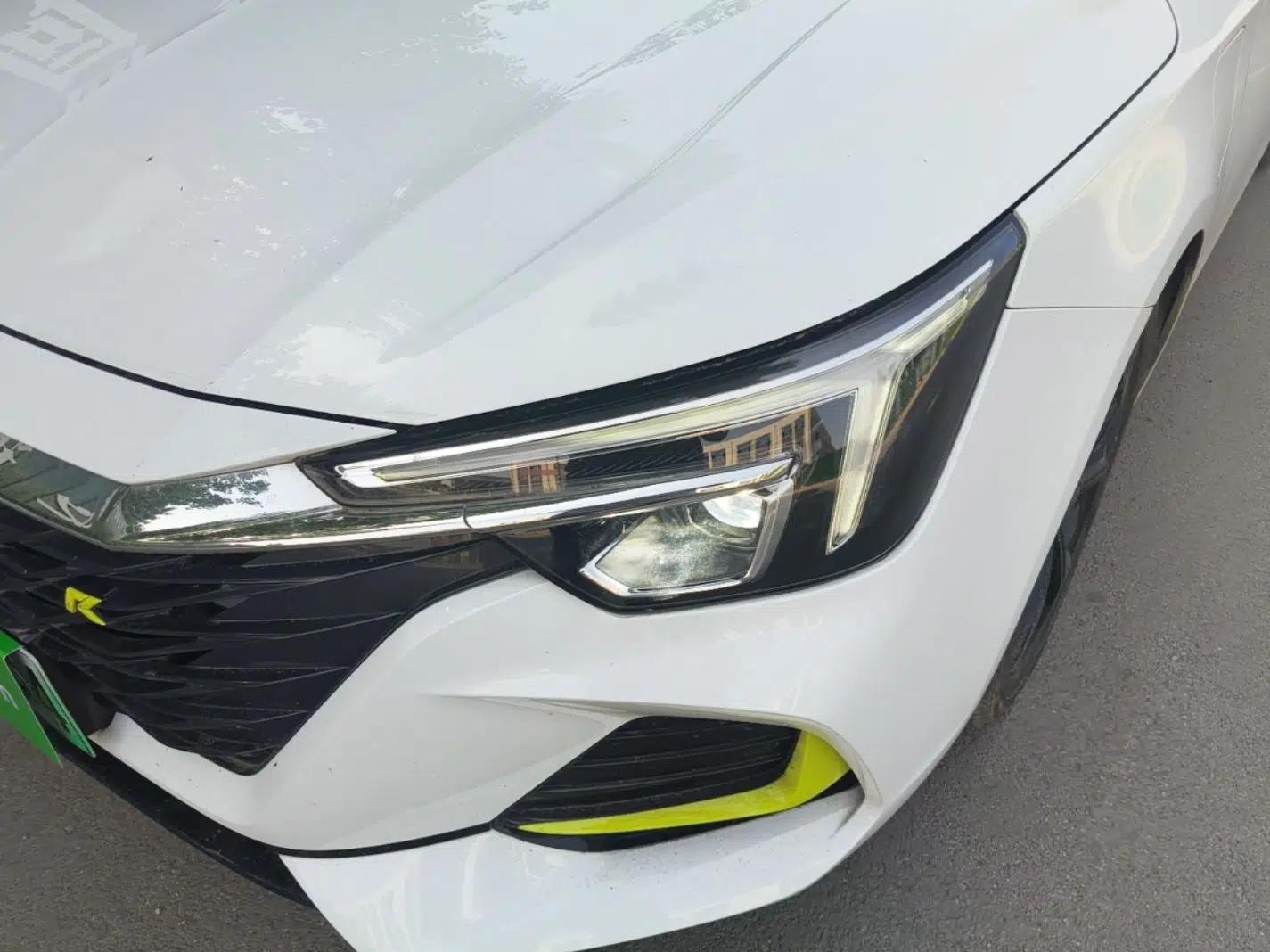 Roewe i6 MAX New Energy 2020 1.5T PHEV Sporty Cool Edition — миниатюра 5
