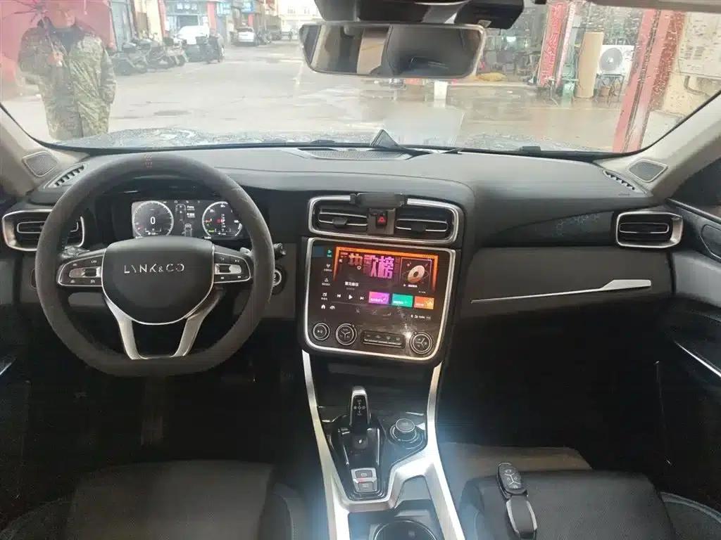 Lynk & Co 01 EM-P 2019 1.5T PHEV Pro (National VI Emission Standard) — миниатюра 10