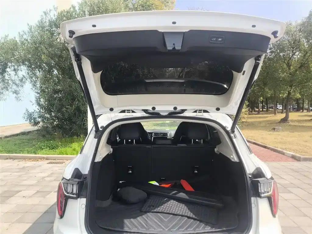 Lynk & Co 01 EM-P 2019 1.5T PHEV Pro — миниатюра 15