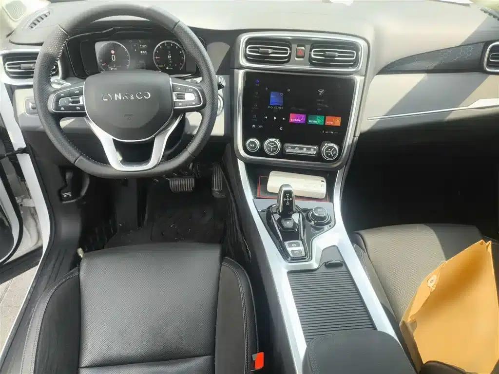 Lynk & Co 01 EM-P 2019 1.5T PHEV Pro — миниатюра 6