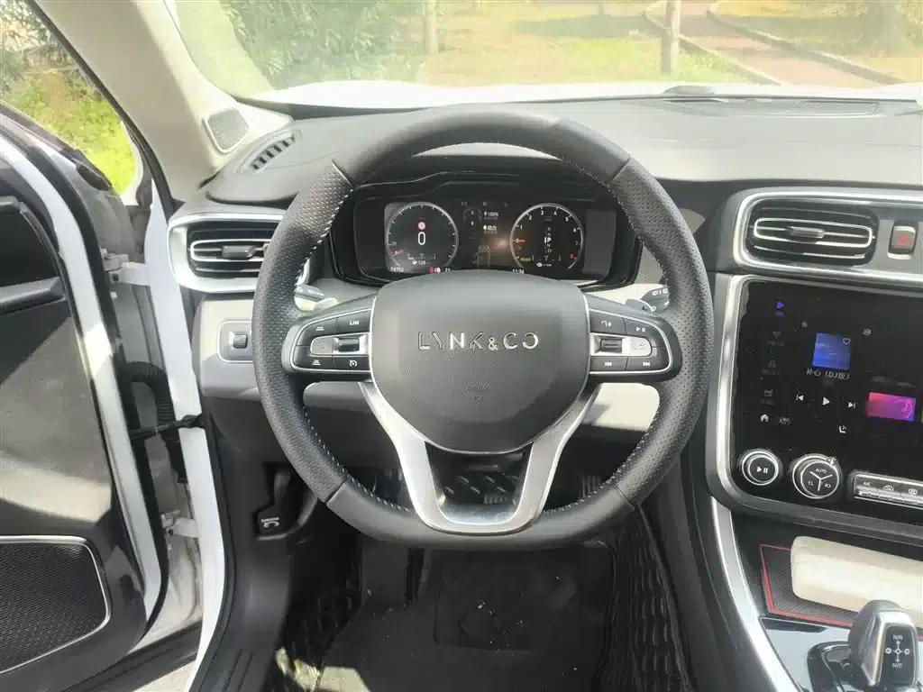 Lynk & Co 01 EM-P 2019 1.5T PHEV Pro — миниатюра 7