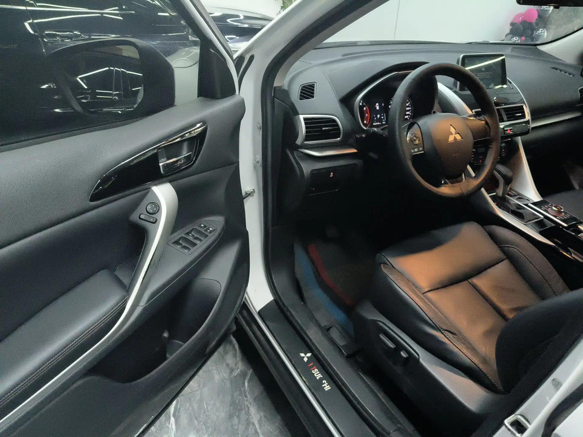Mitsubishi Eclipse Cross 2018 1.5T CVT Two-Wheel Drive Dream Edition — миниатюра 11
