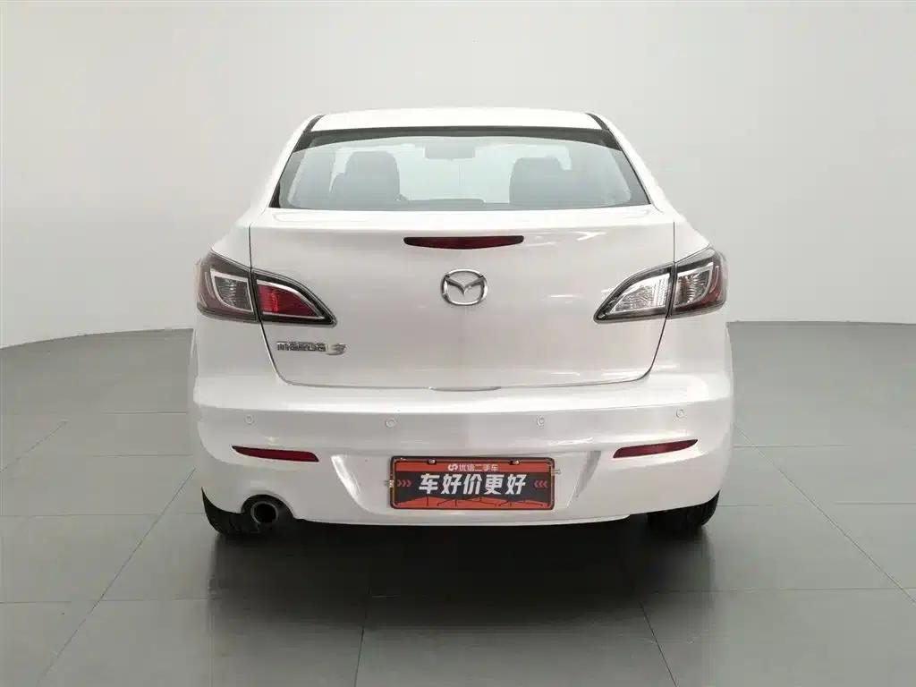 Mazda 3 Axela 2011 Sedan 1.6L Manual Comfort — миниатюра 4