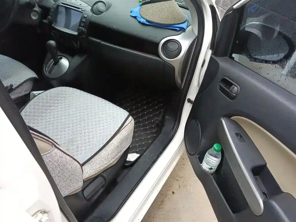 Mazda2 2012 Hatchback Dynamic 1.3L Automatic Standard Edition — миниатюра 20