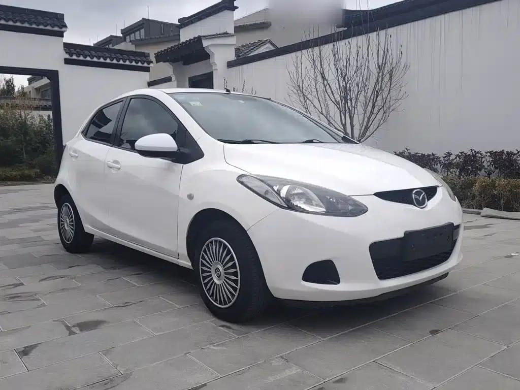 Mazda2 2012 Hatchback Dynamic 1.3L Automatic Standard Edition — миниатюра 24
